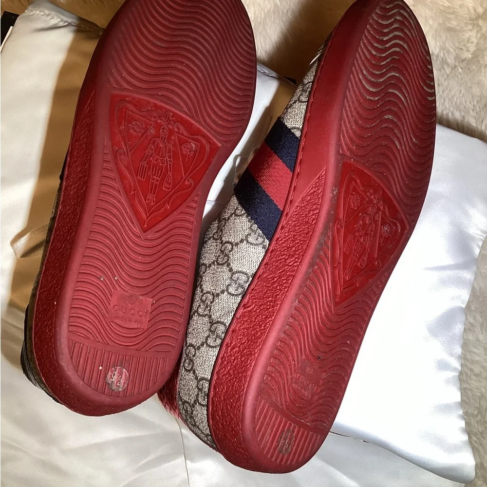 Gucci lace up sneakers size 9.5